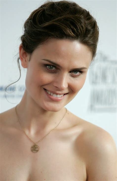 Emily Erin Deschanel (@erindeschanel)